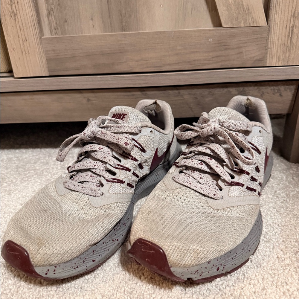 Nike Run Swift Running Shoes (9 Women’s)